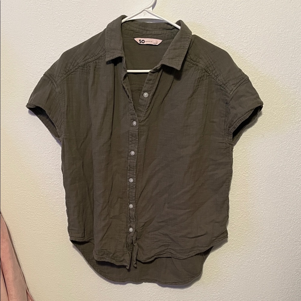SO Olive Green Short-Sleeve Button-Down Shirt